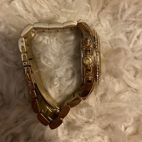 Micheal Kors Gold Watch - Picture 3 of 6